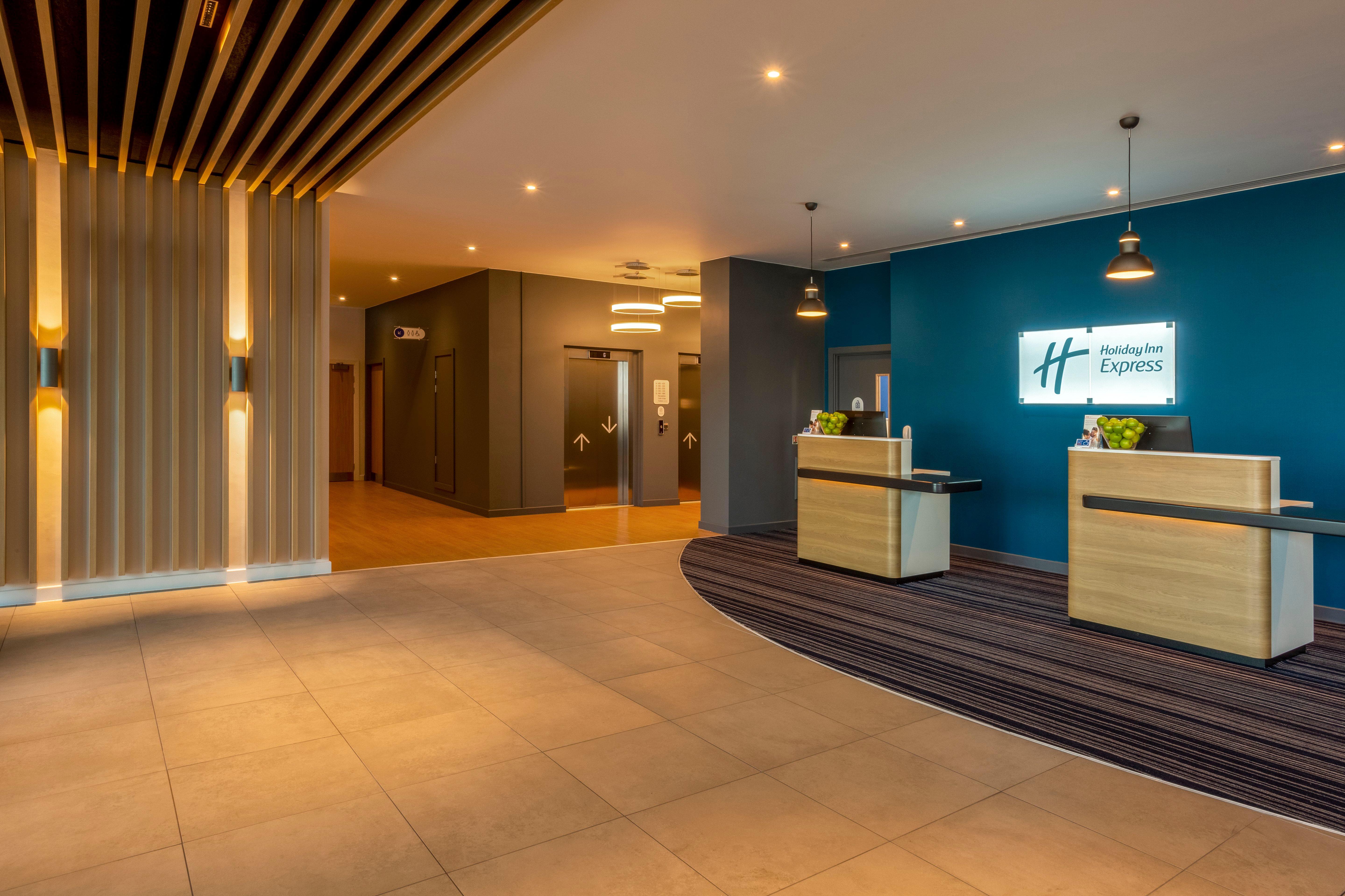 Holiday Inn Express Bridgwater M5, Jct24 By Ihg Esterno foto
