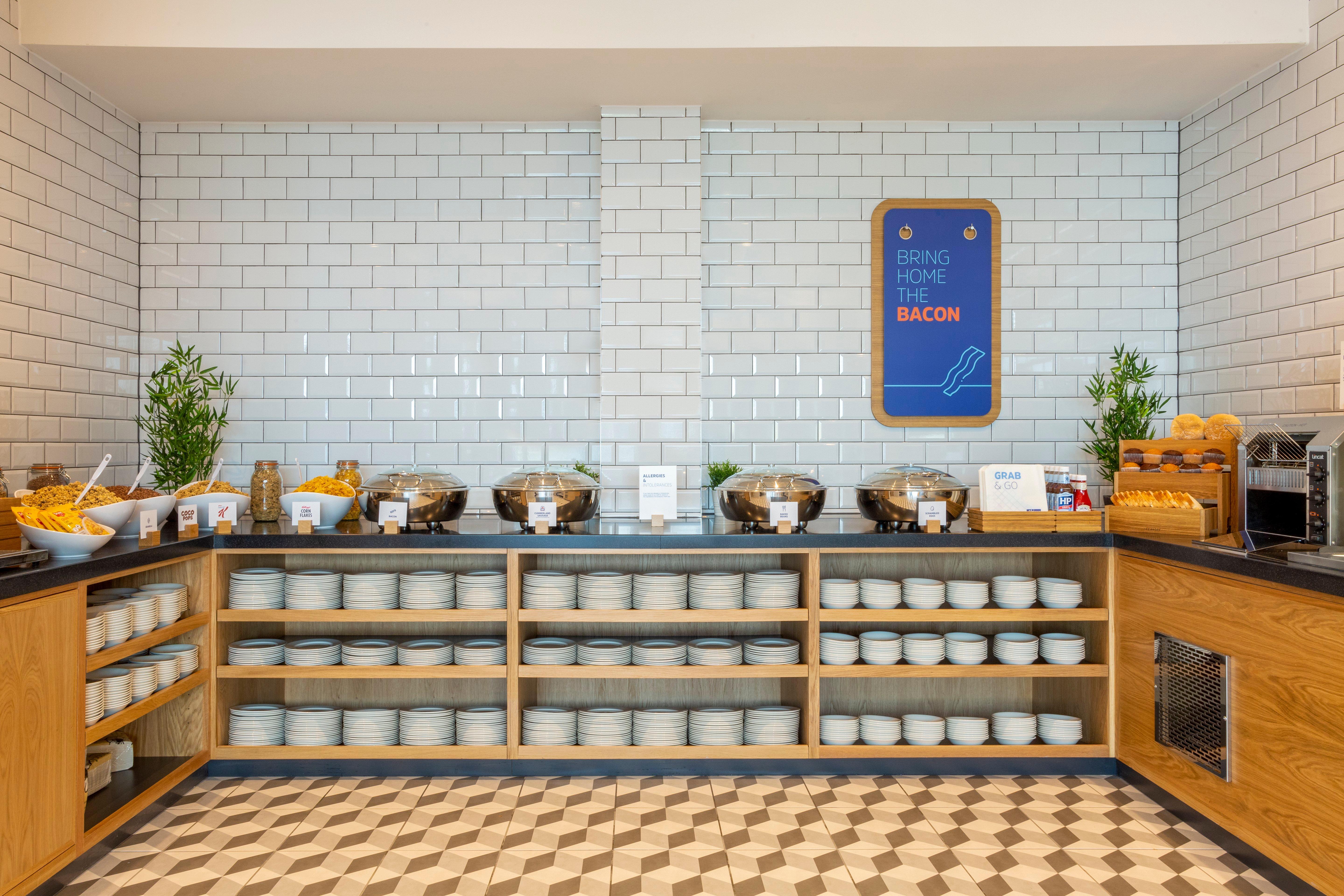 Holiday Inn Express Bridgwater M5, Jct24 By Ihg Esterno foto