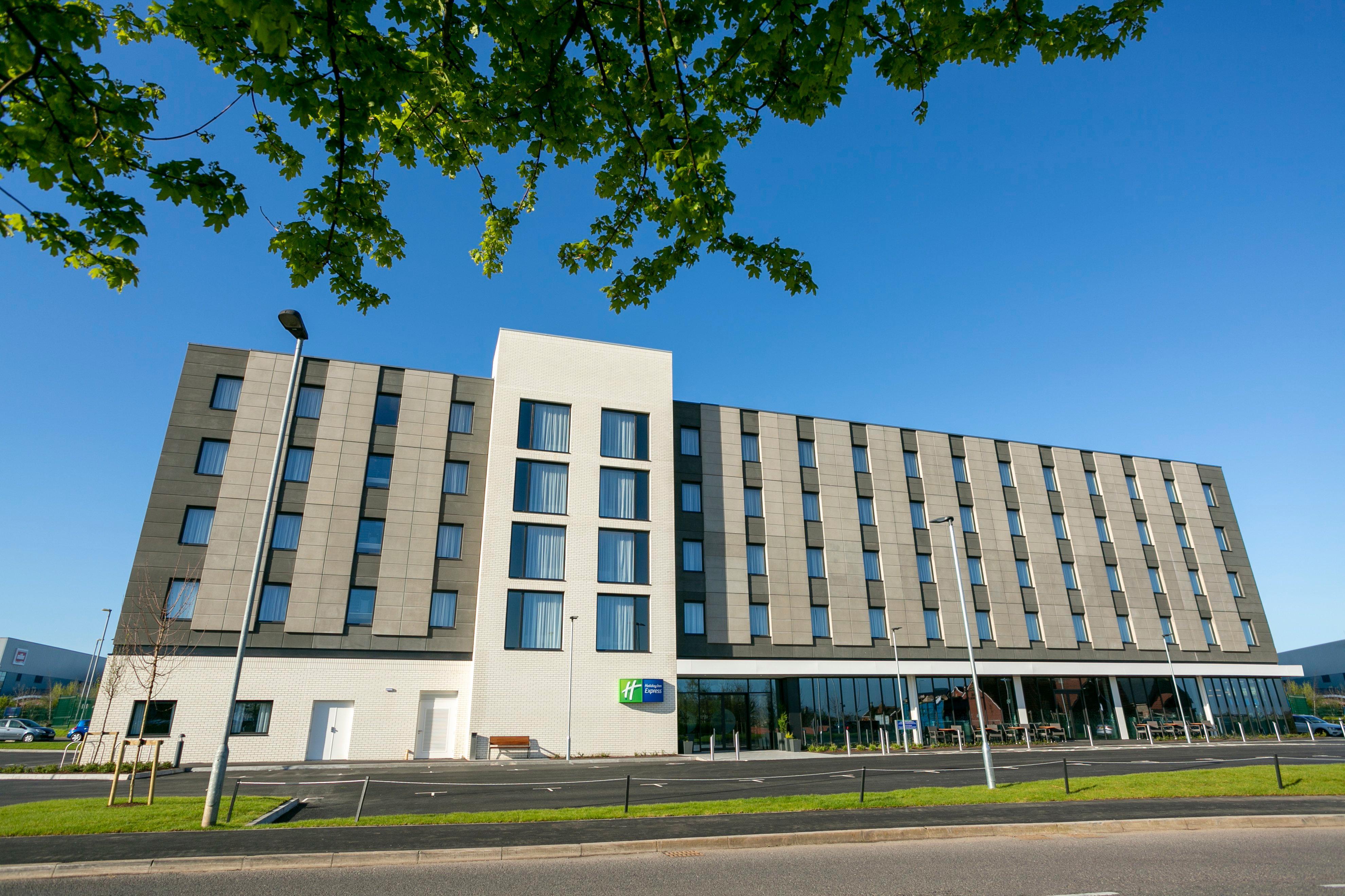 Holiday Inn Express Bridgwater M5, Jct24 By Ihg Esterno foto